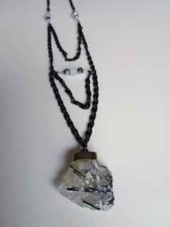 Collar piedra y cristales color plata, blanco y negro - tienda online