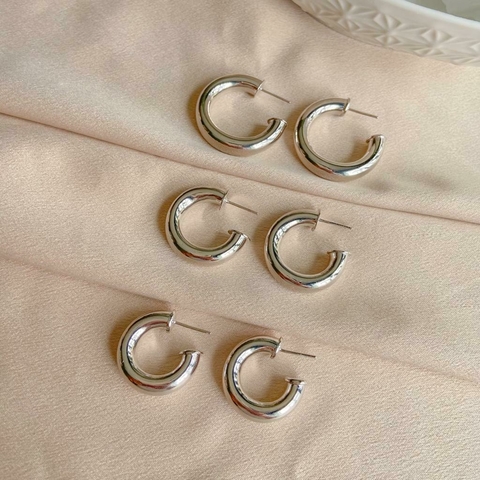 Argola Tubular Lisa Rodio Branco