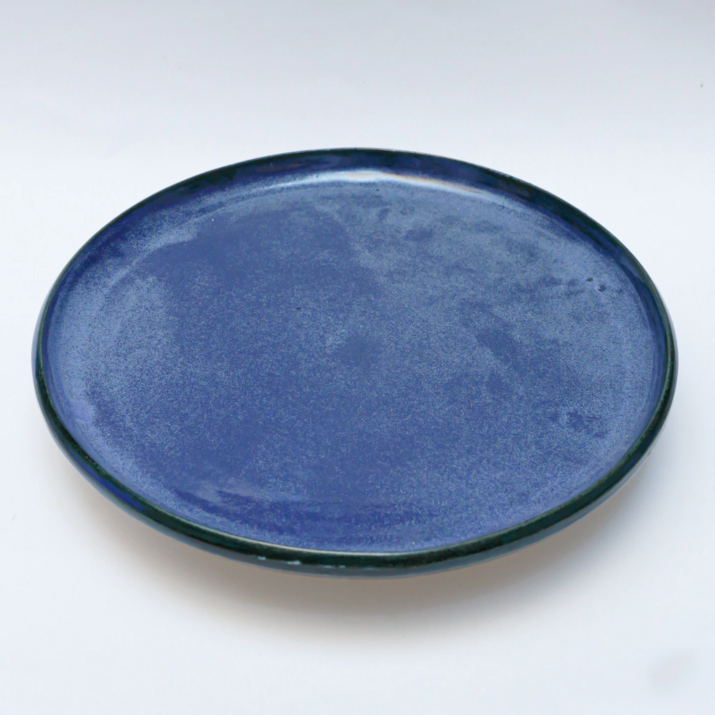 Prato de Cerâmica Artesanal Azul Arara - Coleção Itacaré