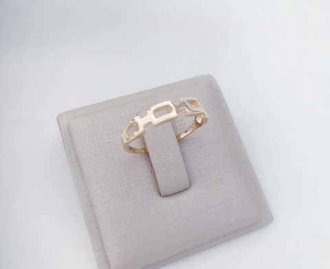 ANEL QUADRADO VAZADO LISO