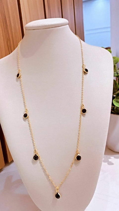 Colar Longo com pontos preto