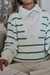 Blusa manga longa verde e off na internet