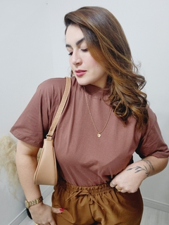 TSHIRT GOLA ALTA DUDA - Conceito.All Closet