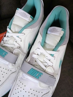Jordan "Legacy 312 Low" en internet