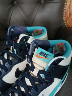 Nike "SB Dunk Hi Emb" en internet