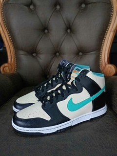 Nike "SB Dunk Hi Emb"