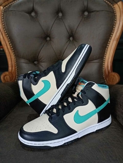 Nike "SB Dunk Hi Emb" - comprar online