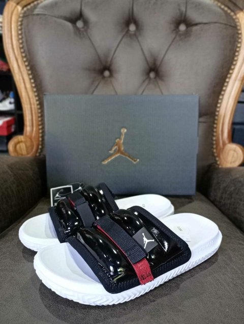 Ojotas Jordan "Super Play" Black University Red