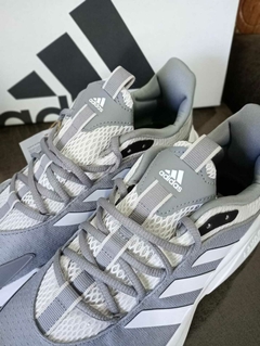 Adidas "Alphaedge" en internet