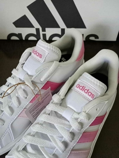 Adidas "Grand Court 2.0" en internet