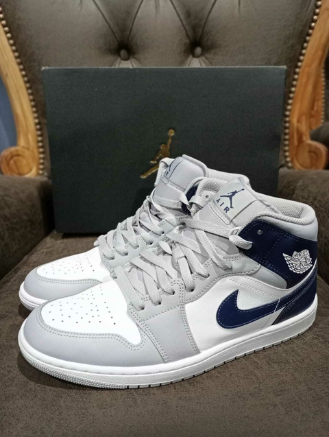 Jordan 1 Mid "Navy"