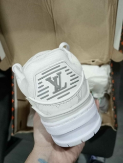 "Louis Vuitton" Premium Full White en internet