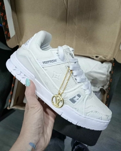 "Louis Vuitton" Premium Full White