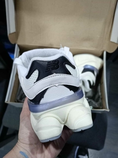 New Balance "9060" Premium Blanca en internet