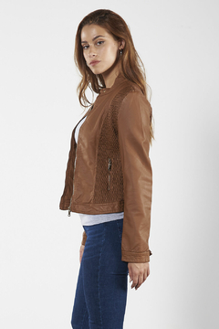 (KD) CAMPERA PU ELAST LAT STRE (24570) en internet