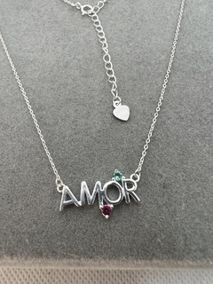 Colar AMOR com pedras.