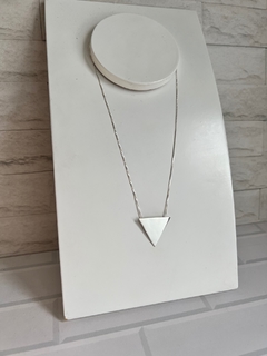 Colar 45 cm triângulo espelhado G. - comprar online
