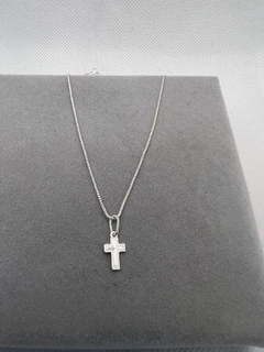 Colar 45 cm com cruz P.