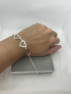 Pulseira corações grandes. - comprar online