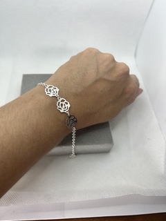 Pulseira 3 Rosas. na internet