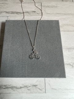 Colar com pingente bicicleta / ciclista . - comprar online