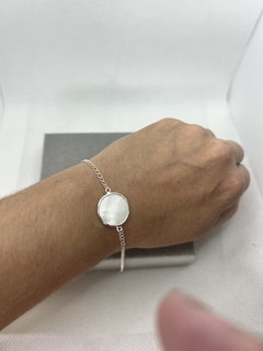 Pulseira círculo madrepérola regulável. - comprar online