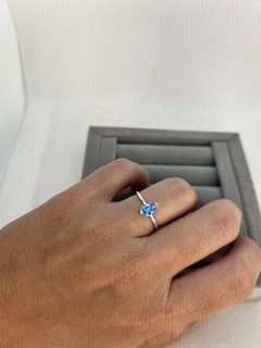 Anel solitário aquamarine aro 16.