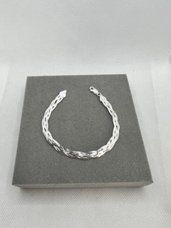 Pulseira trançada 4 fios .