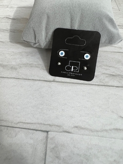 Conjunto de brincos olho grego e bolinha .