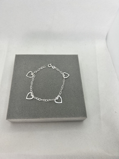 Pulseira corações.