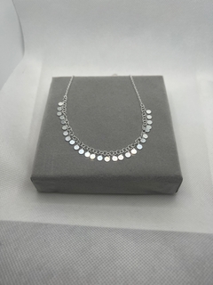 Choker mini medalhas .