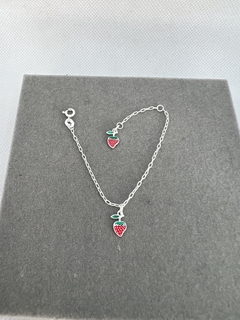 Pulseira de bebê morango.