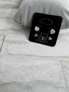 Conjunto de brincos coração zircônia e coraçãozinho .