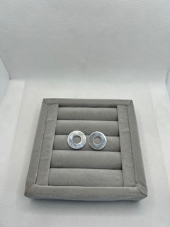 Brinco redondo espelhado . - comprar online
