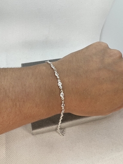Pulseira toda de zircônias redonda. na internet
