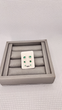 Trio de zircônias verde . - comprar online