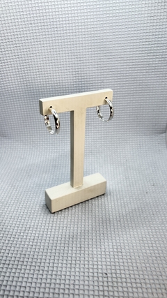 Brinco de argola fio redondo 22mm.
