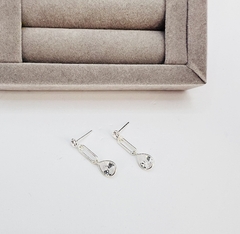 Brinco elo gota zircônia. - comprar online