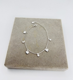 Pulseira corações e zircônias . - comprar online
