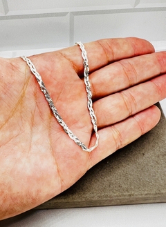 Pulseira trançadinha .