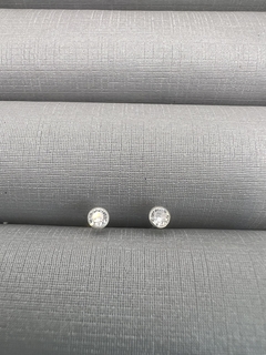 Brinco zircônia 3mm.