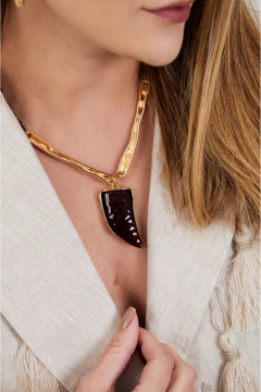 COLAR DENTE DE LEÃO BROWN RESINA BANDO DE OURO 18K. - comprar online
