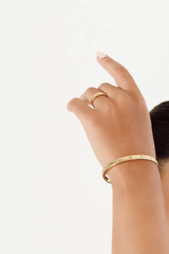 BRACELETE INSPIRAÇÃO CARTIER DOURADO BANHO DE OURO 18k.