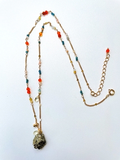 Colar com cristais e pedras naturais - comprar online