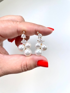 Brinco ear cuff pérolas e zircônias