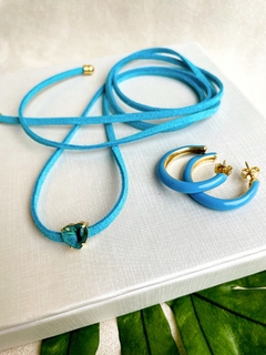 Colar ou pulseira camurça azul e zircônia na internet