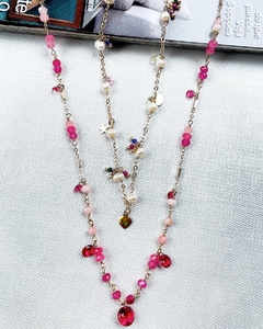 Colar com cristais e pedras rosa - comprar online