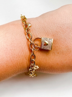 Pulseira banhada com pingentes