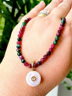 Colar em jade colorida e madrepérola
