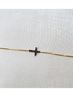 Pulseira cruz com zircônias negras